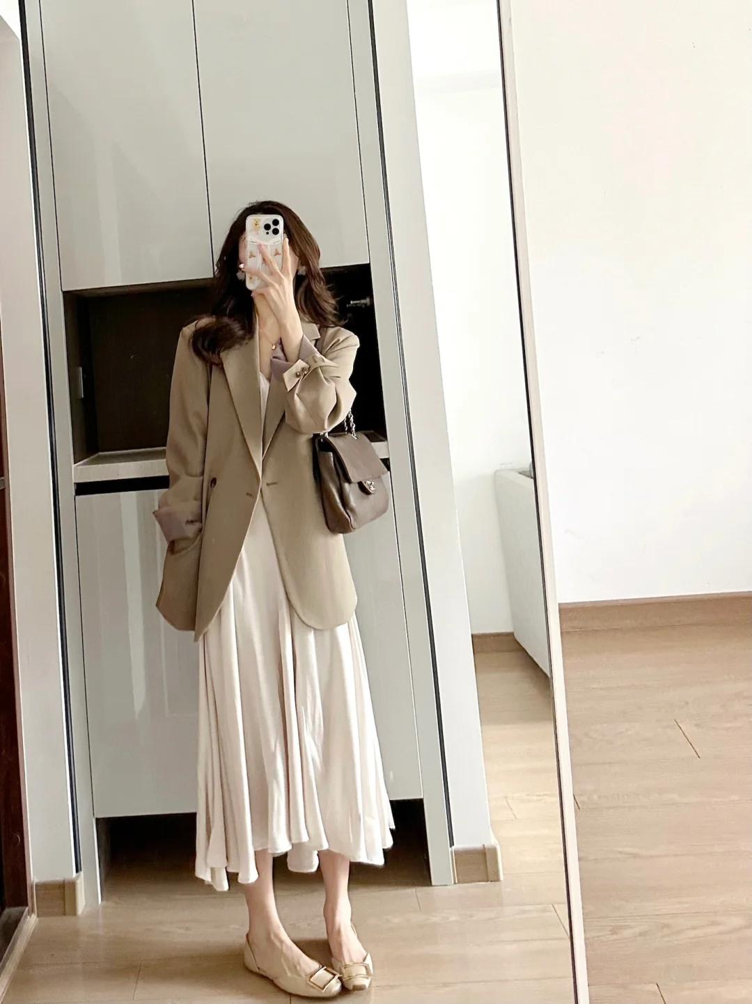 Blazer + đầm liền: Combo Blazer + đầm liền: Combo