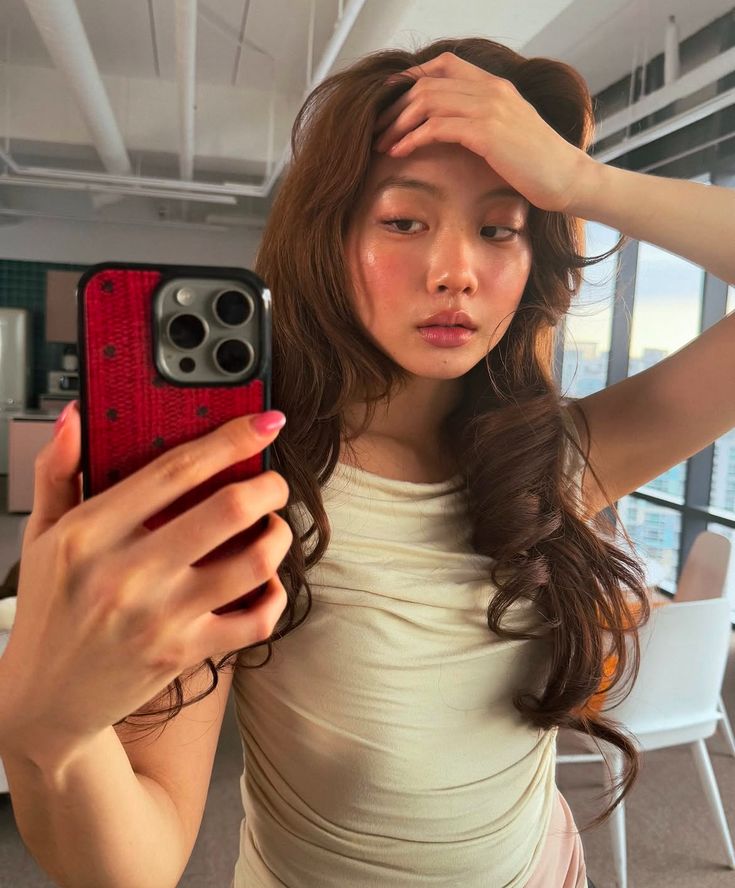 Da sẽ khóc ngay nếu tới hè 2025 bạn vẫn skincare kiểu này- Ảnh 1. Da sẽ khóc ngay nếu tới hè 2025 bạn vẫn skincare kiểu này- Ảnh 1.