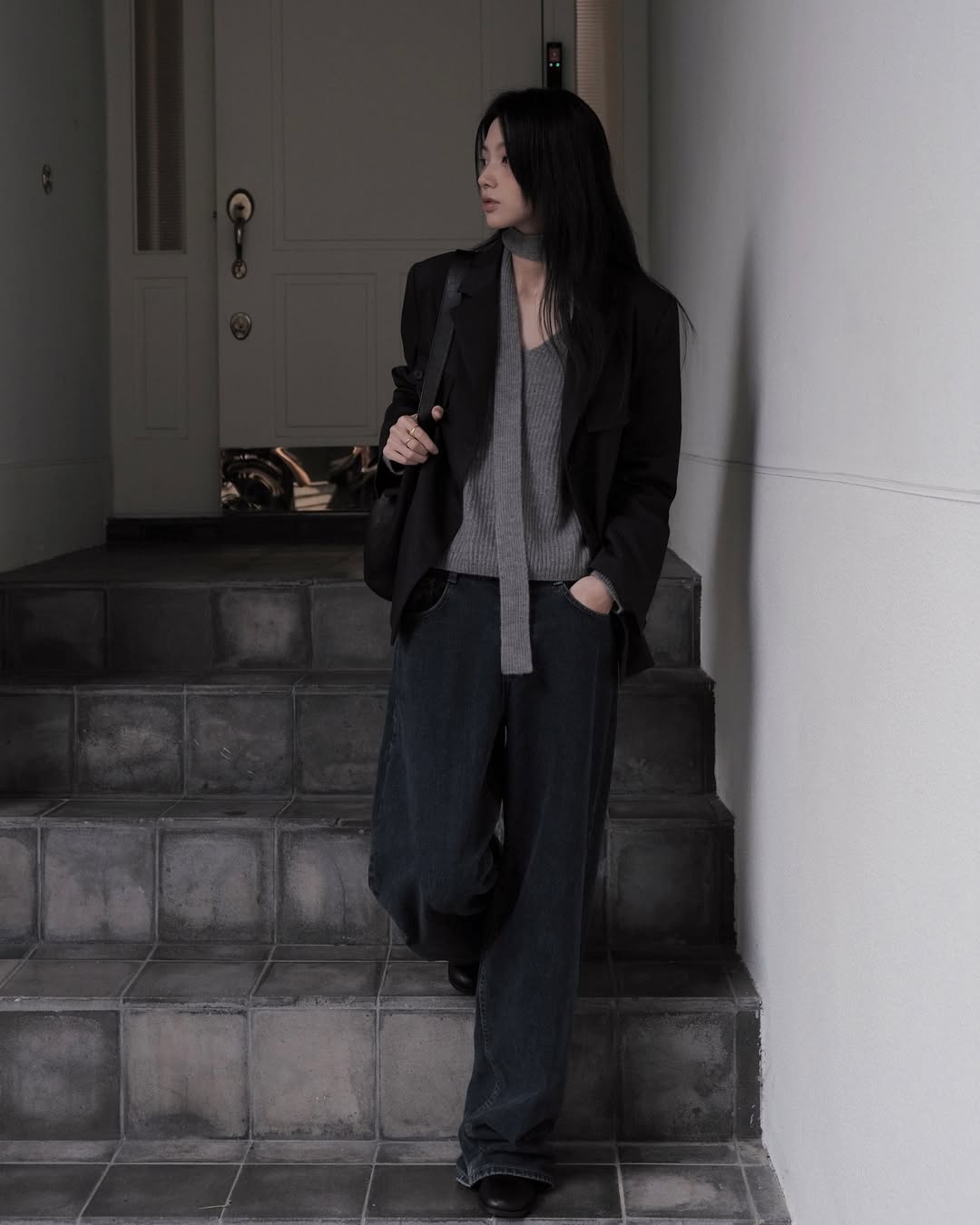 Tham khảo cách lên đồ với blazer đơn giản và đẹp của nàng blogger cá tính - Ảnh 6. Tham khảo cách lên đồ với blazer đơn giản và đẹp của nàng blogger cá tính - Ảnh 6.