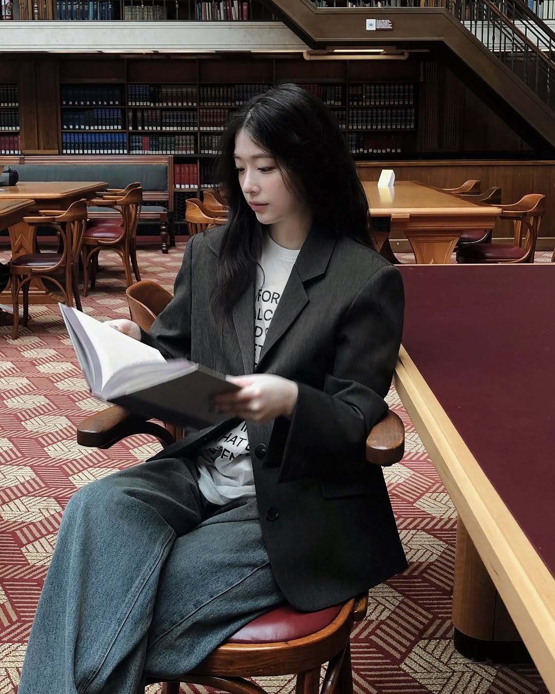 Tham khảo cách lên đồ với blazer đơn giản và đẹp của nàng blogger cá tính - Ảnh 1. Tham khảo cách lên đồ với blazer đơn giản và đẹp của nàng blogger cá tính - Ảnh 1.