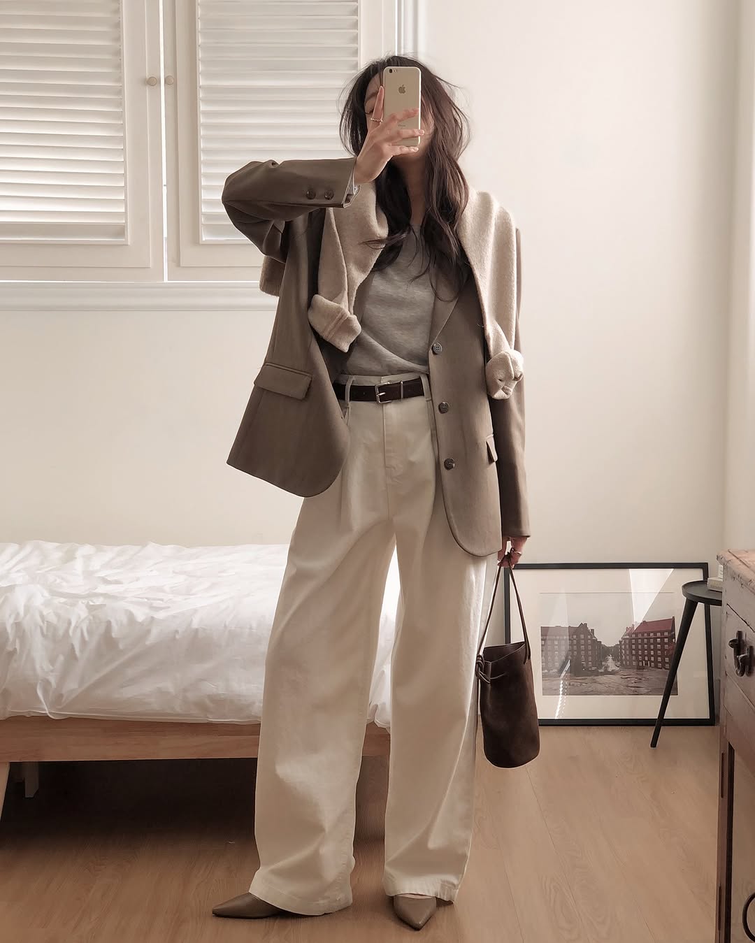 Tham khảo cách lên đồ với blazer đơn giản và đẹp của nàng blogger cá tính - Ảnh 5. Tham khảo cách lên đồ với blazer đơn giản và đẹp của nàng blogger cá tính - Ảnh 5.